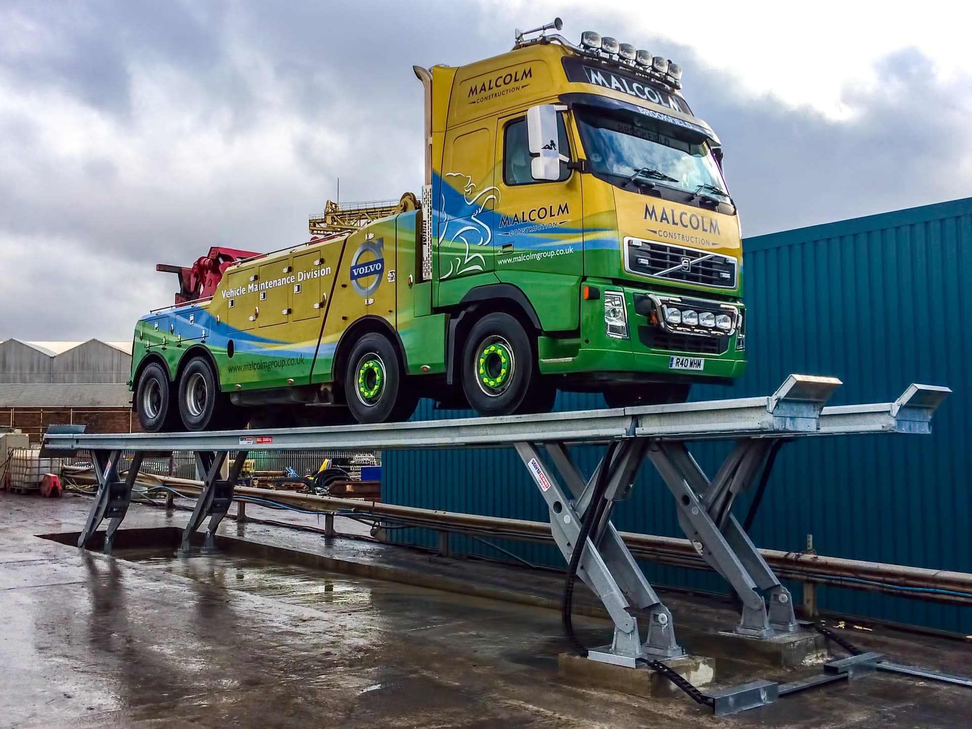 Industrial wash-bays