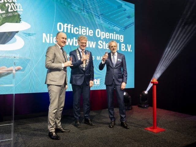 From left to right: The Commission to the King for the Frisian Province, Mr. Brok, the Mayor of the Municipality Achtkarspelen, and President and CEO of the Stertil Group, Ulbe Bijlsma.