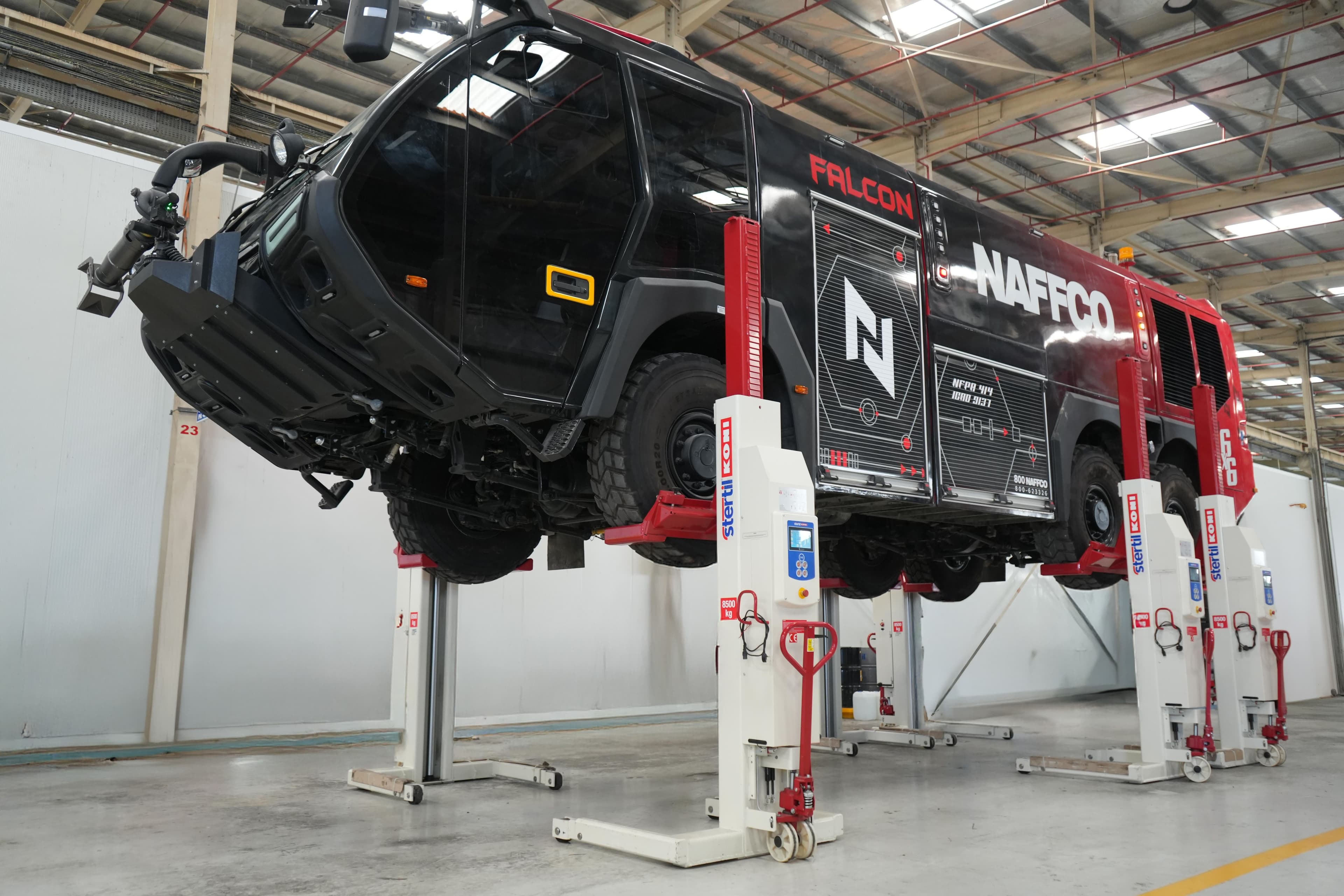 An ARFF of 39 ton lifted with Stertil-Koni mobile column lifts