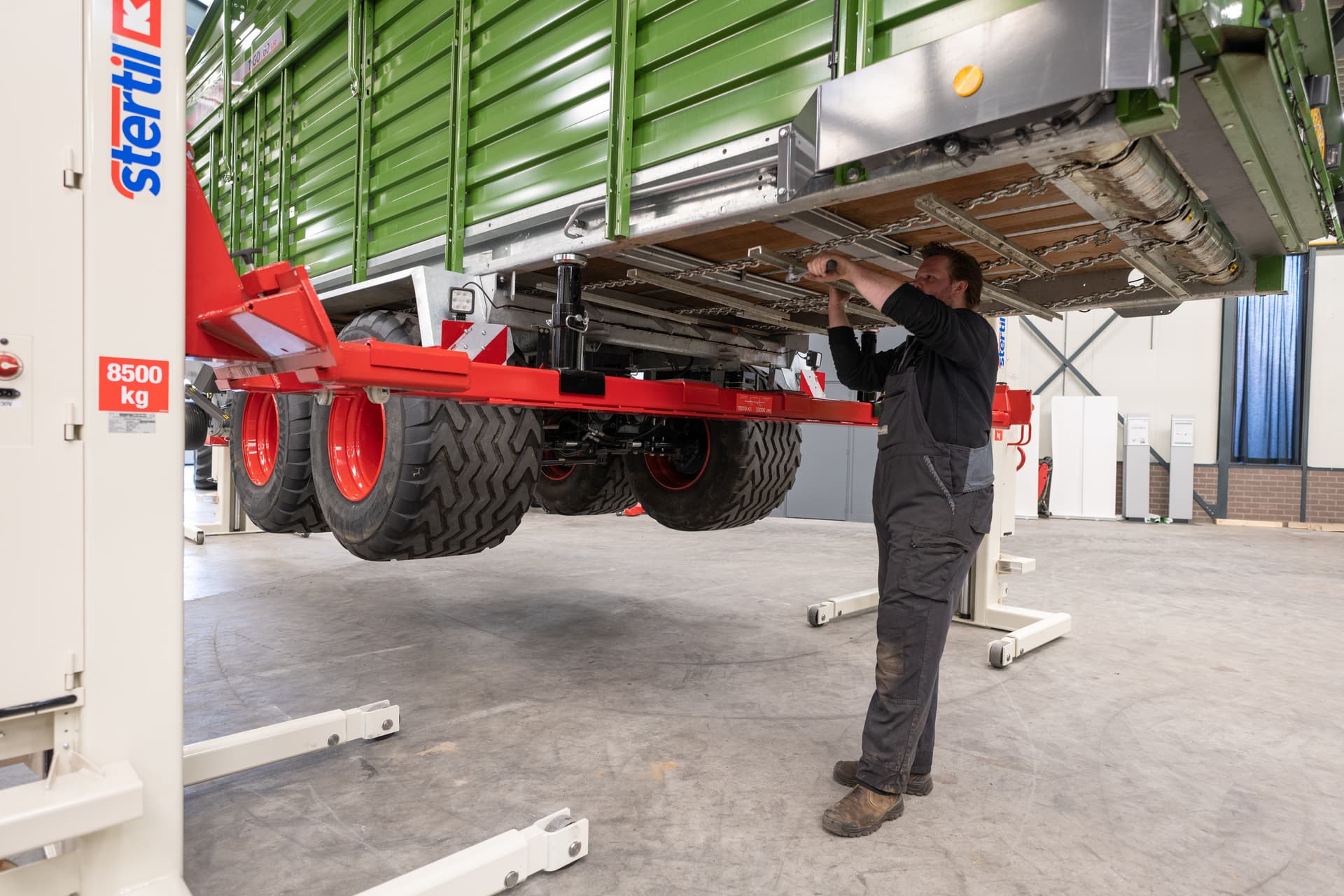 Special agricultural crossbeams for equipment