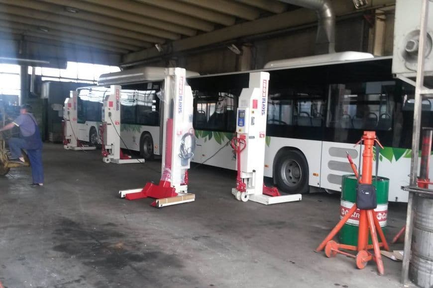 Emveco Supplies 54 Mobile Column Lifts