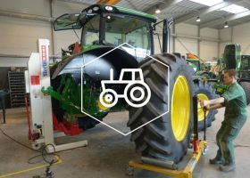 Stertil-Koni heavy duty agricultural vehicle lifting tractor